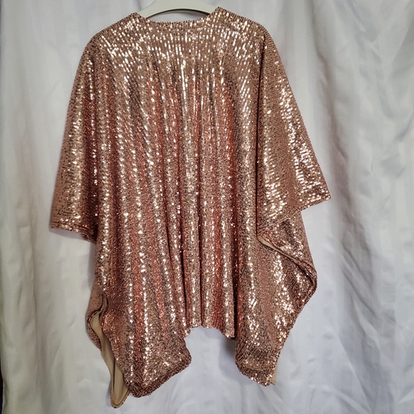 NWT Torrid Champagne Sequin Ruana. One Size. - Picture 3 of 6